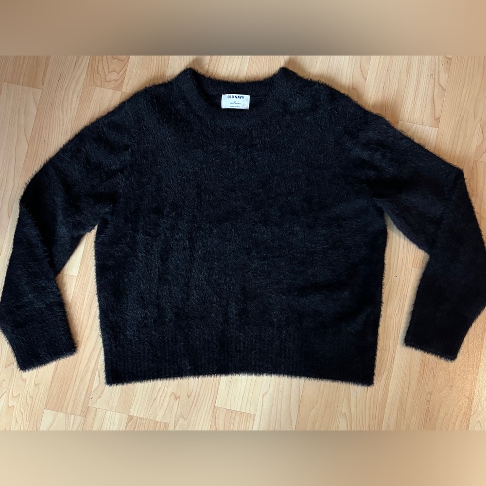 Old Navy Eyelash Sweater. Solid black. NWT. 2X. Fits like a L.